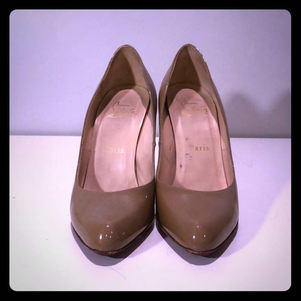 Christian Louboutin Tan Patent Leather Pumps 37
